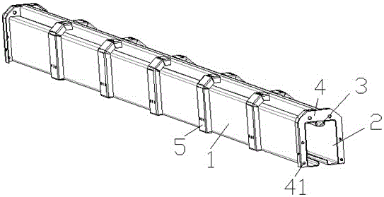 A spliced ​​bottom beam track that prevents deformation from light and temperature difference