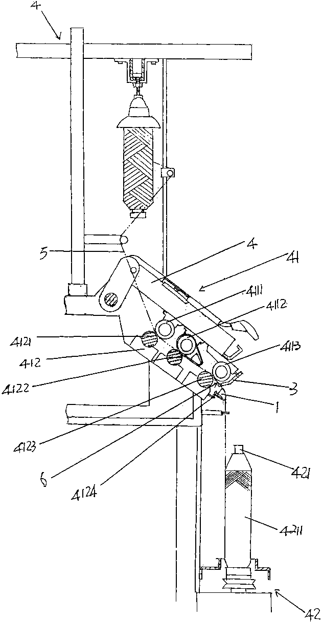Wetting ironing method of spinning fiber bundle and PTC ironing device used by same