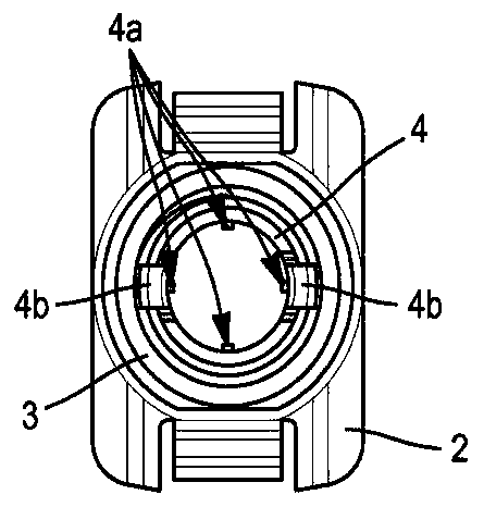 Separating device which can be arranged between two mountings