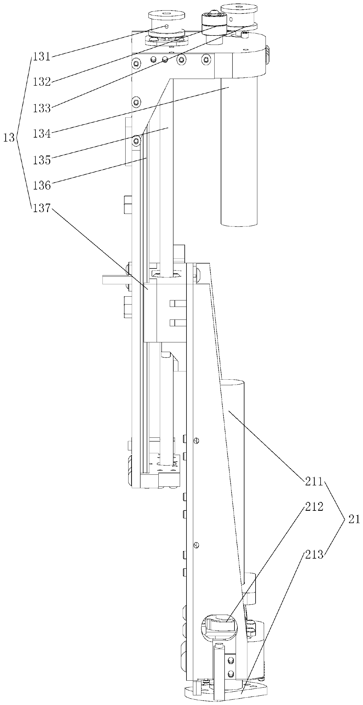 An automatic opening device and automatic opening method for ampoules and vials