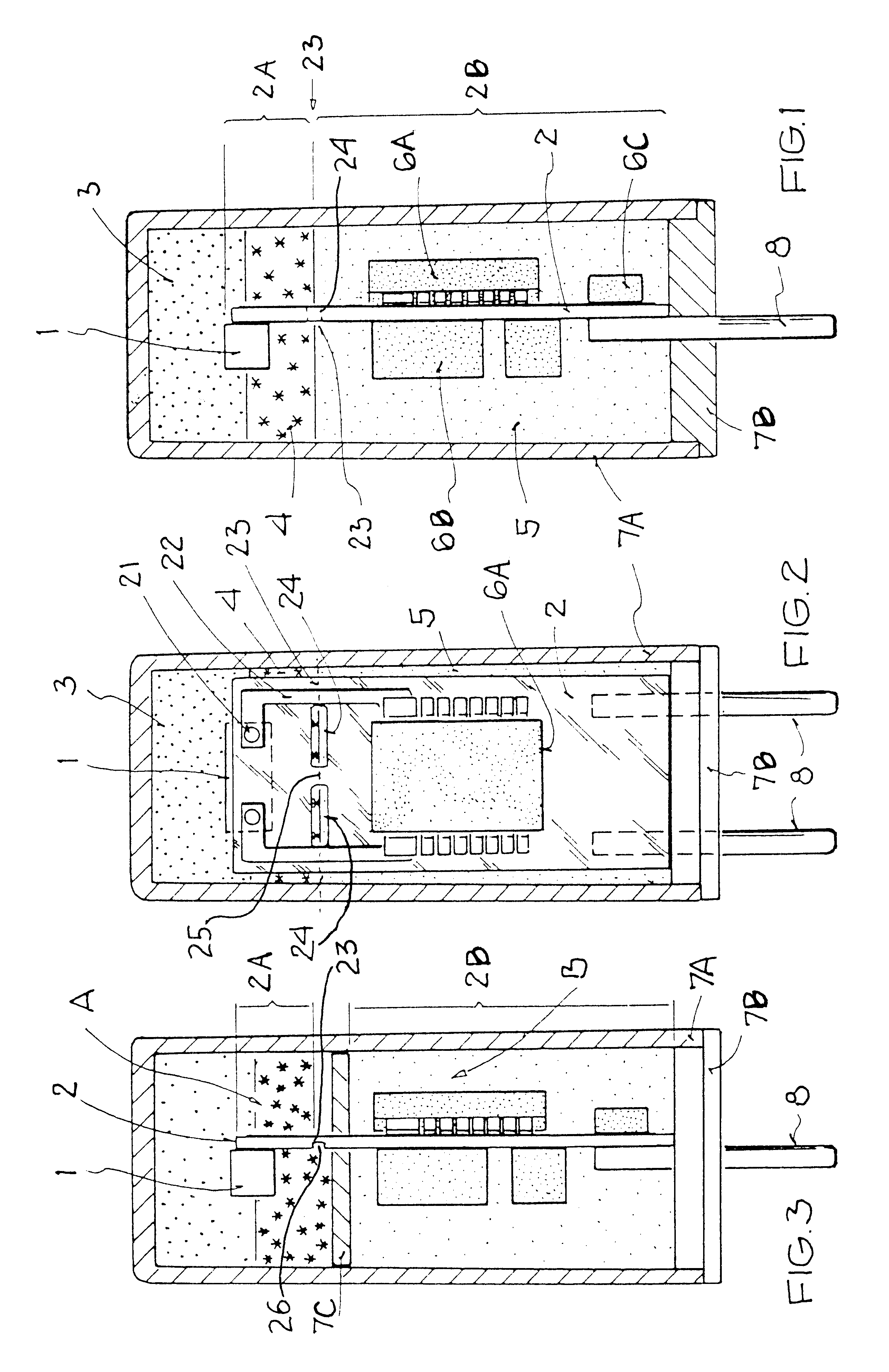 Pyrotechnic igniter arrangement with integrated mechanically decoupled electronic assembly