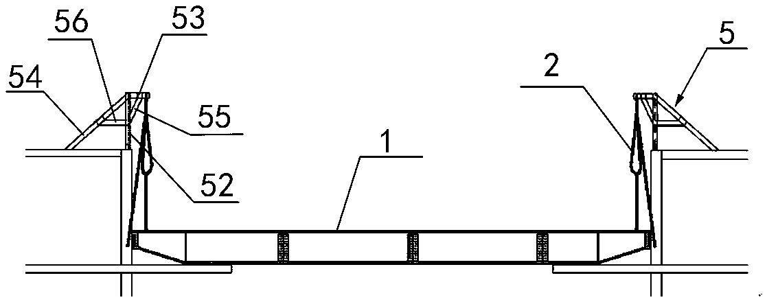 Long-span steel beam installation slipping and lifting combination device and construction method thereof