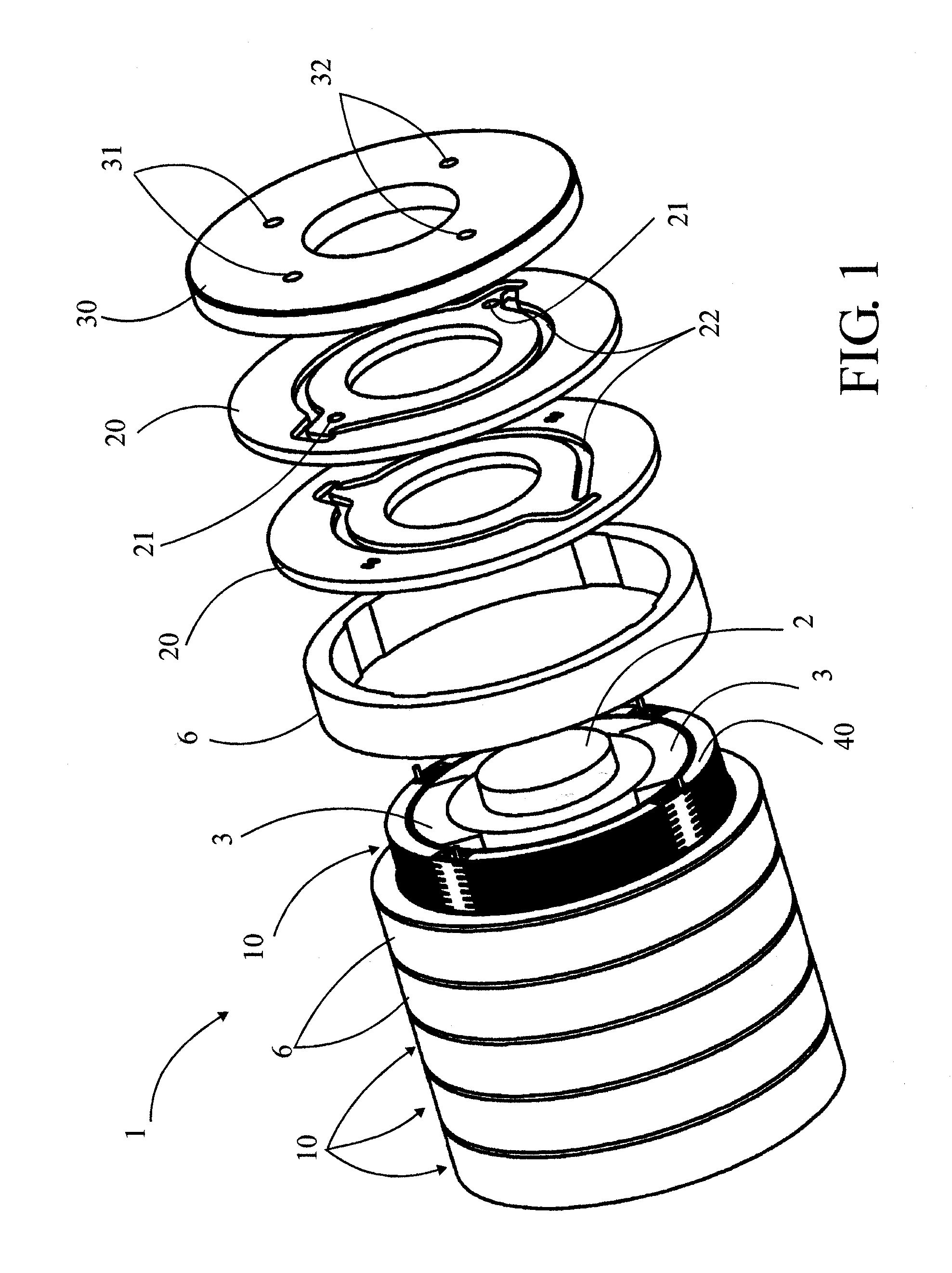 Magnetocaloric thermal generator having hot and cold circuits channeled between stacked thermal elements