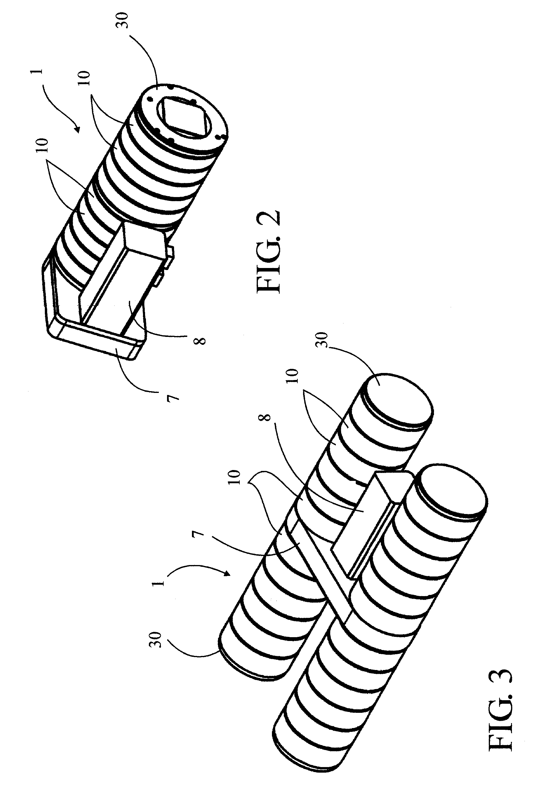 Magnetocaloric thermal generator having hot and cold circuits channeled between stacked thermal elements