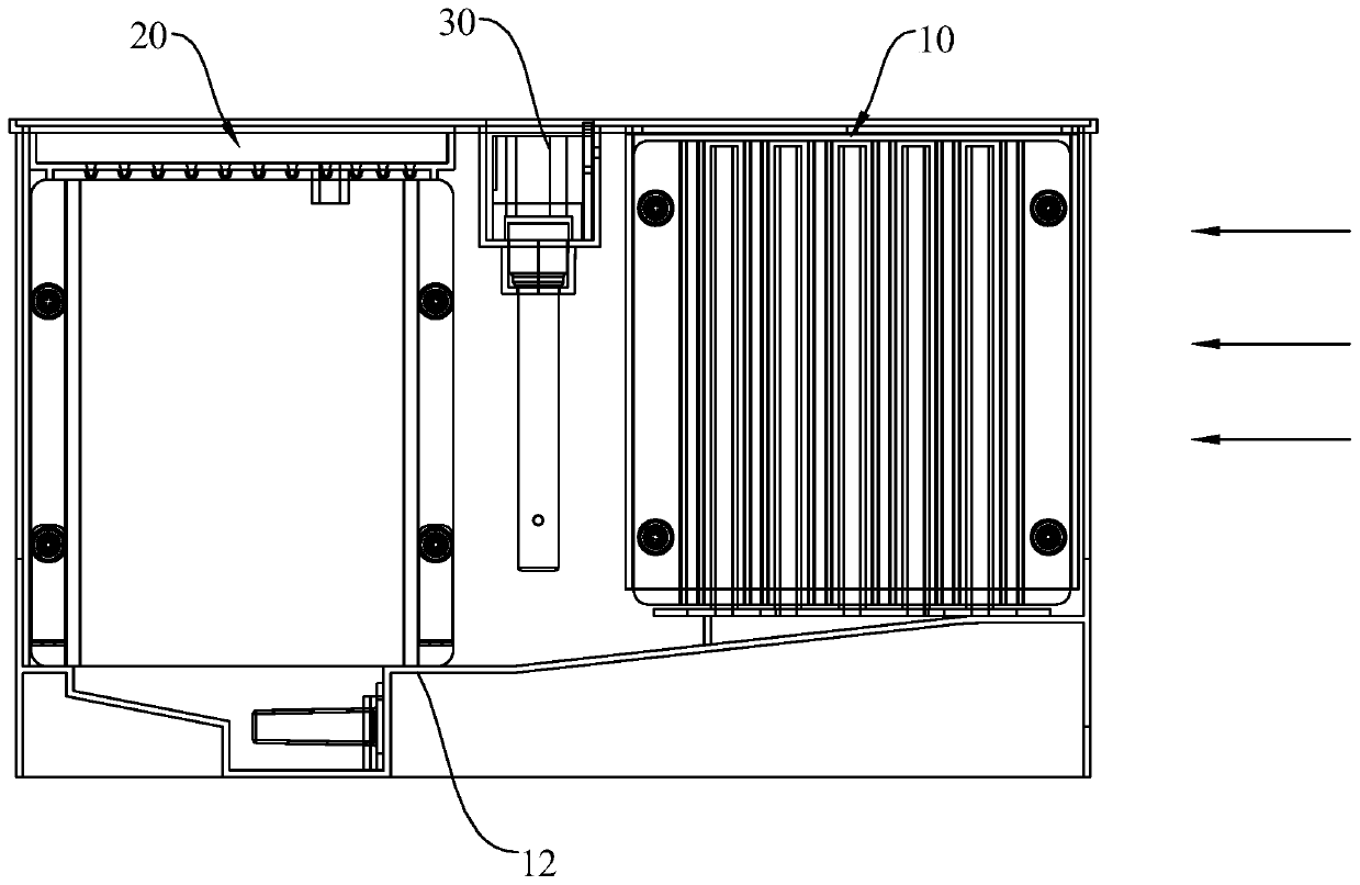 Air treatment device and air purification method