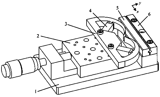 A device and a method for restraining the backward motion of a parasitic piezoelectric actuator by an arc-shaped structure hinge
