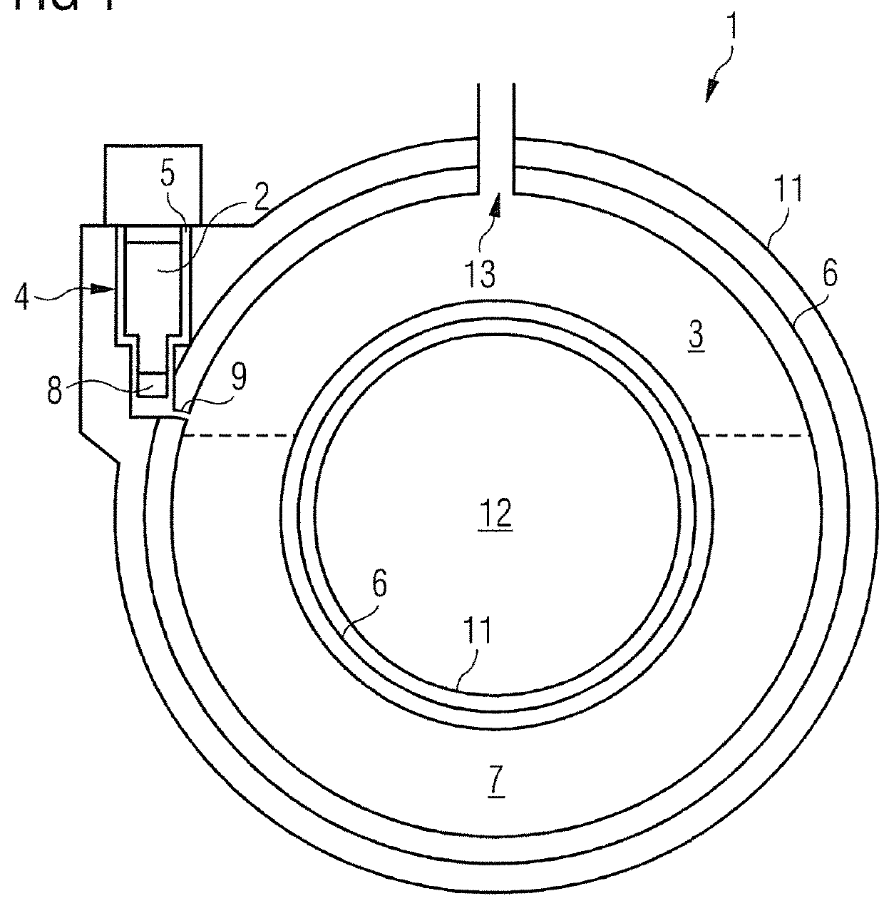 Cryostat and method for reducing heat input into a cryostat