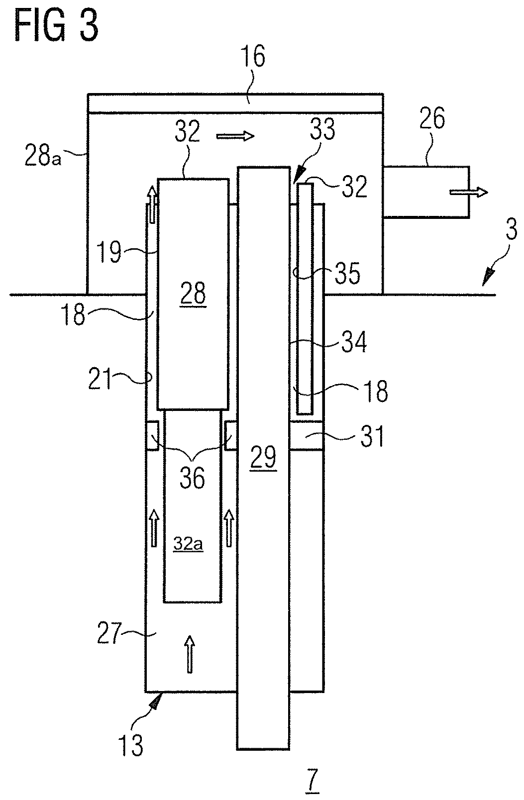 Cryostat and method for reducing heat input into a cryostat