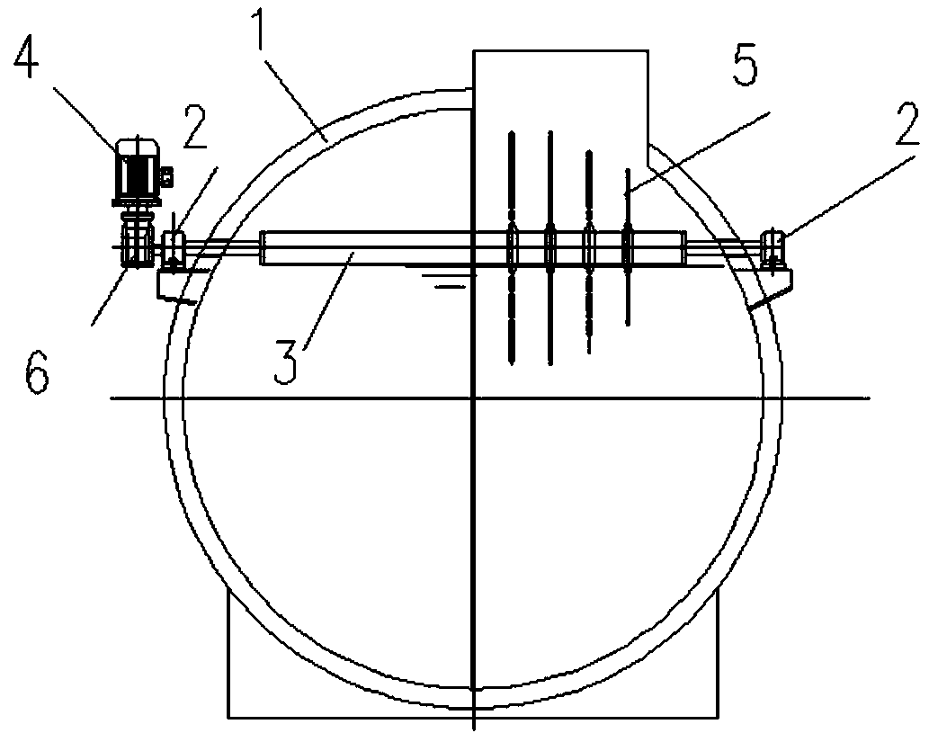 Mounting structure of rotating disc surface aerator for cylindrical tank