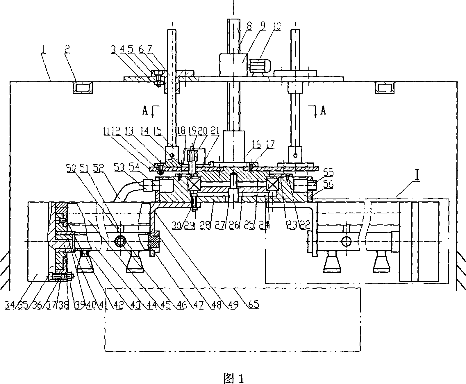 Device for cleaning and drying huge bearing through composited swing and spraying