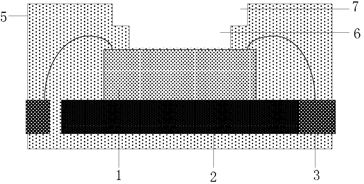 Chip packaging structure with cavity and packaging method thereof