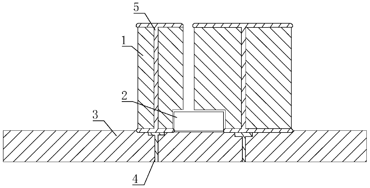 Microphone electrostatic protection structure and electronic equipment