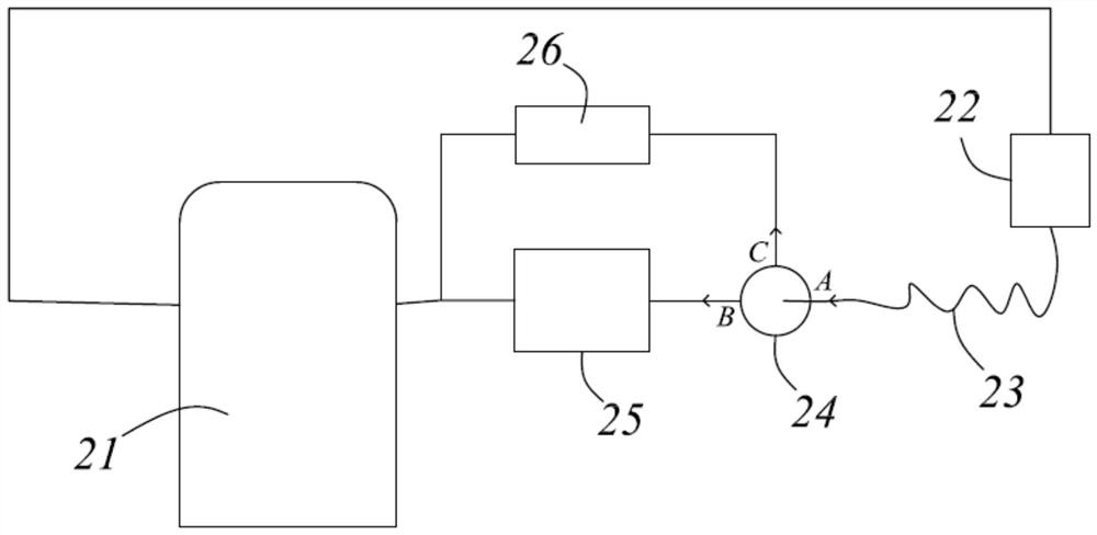 Refrigerator noise reduction refrigeration system and refrigerator with the system