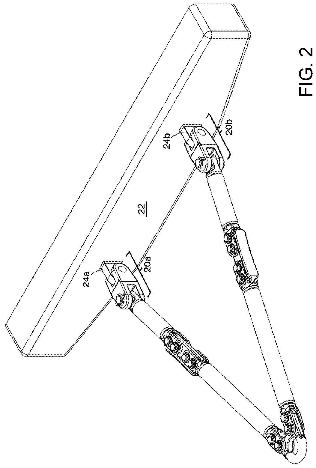 Towing assembly with automatic lock