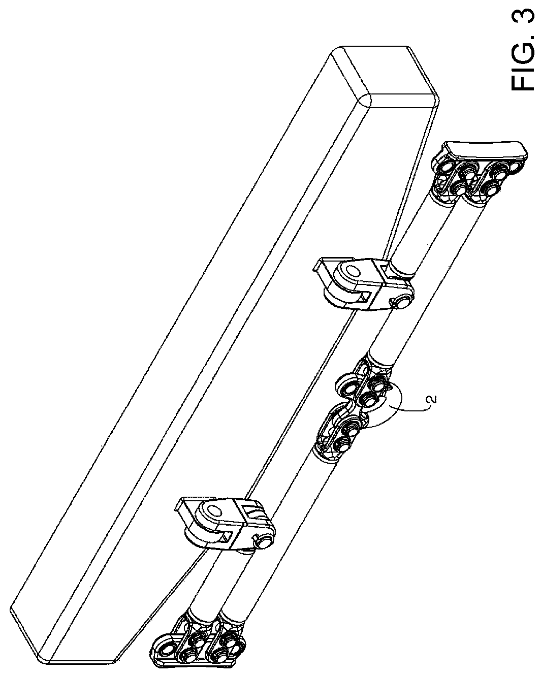 Towing assembly with automatic lock