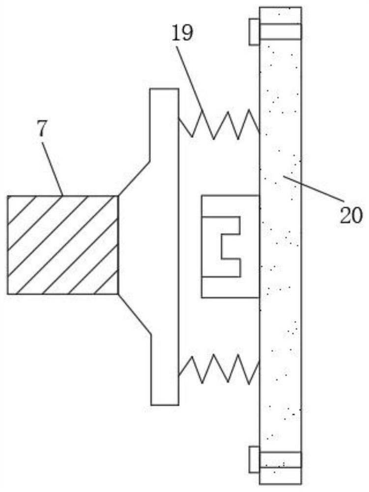 Crushing grade sorting device for quartz sand