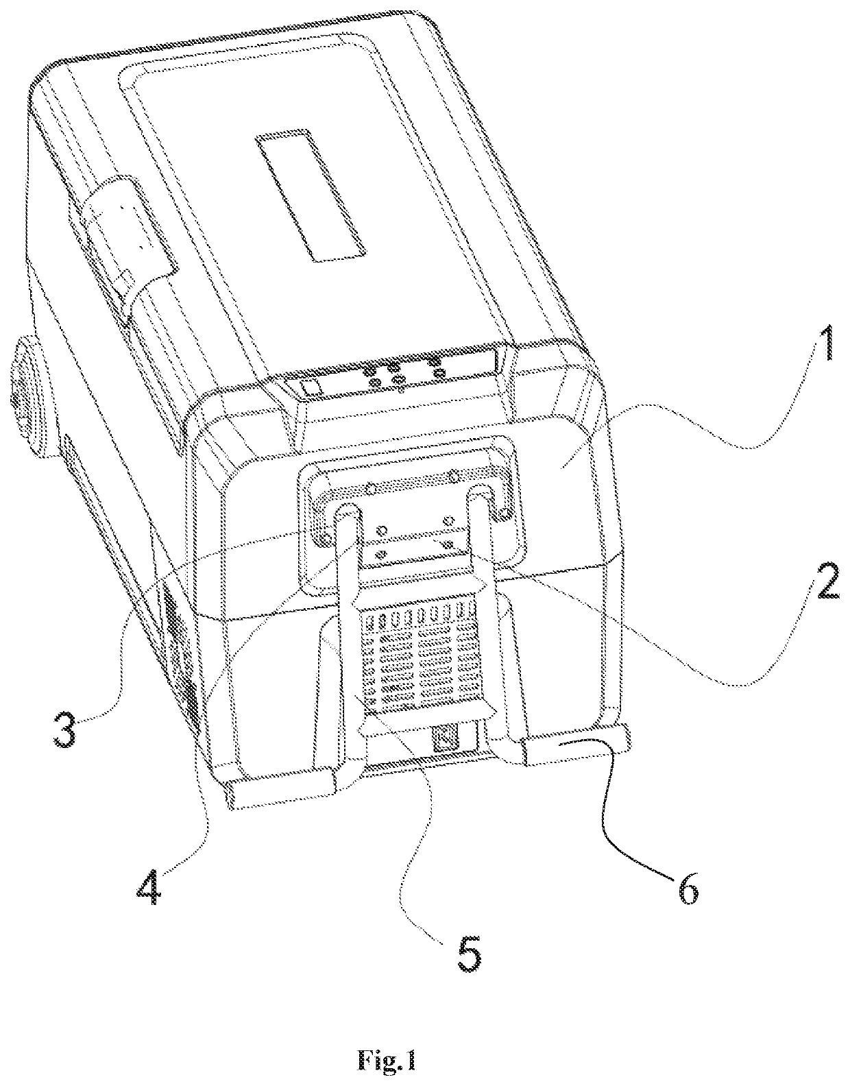 Vehicle-mounted refrigerator with pull rod limiting structure