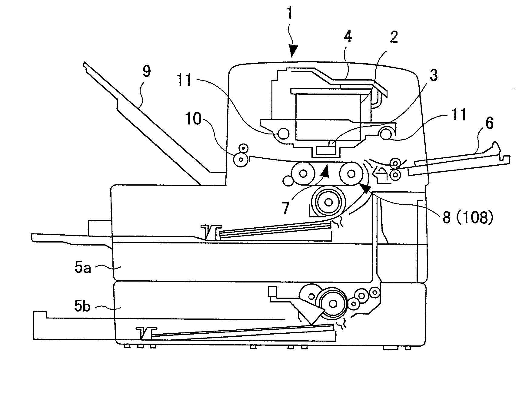 Recording-medium conveying device conveying a recording medium on a conveying belt charged with a positive charge and a negative charge alternately