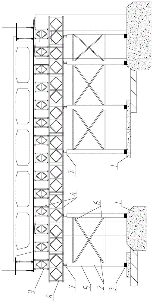 A self-falling box girder steel pipe Bailey door opening bracket and its supporting method