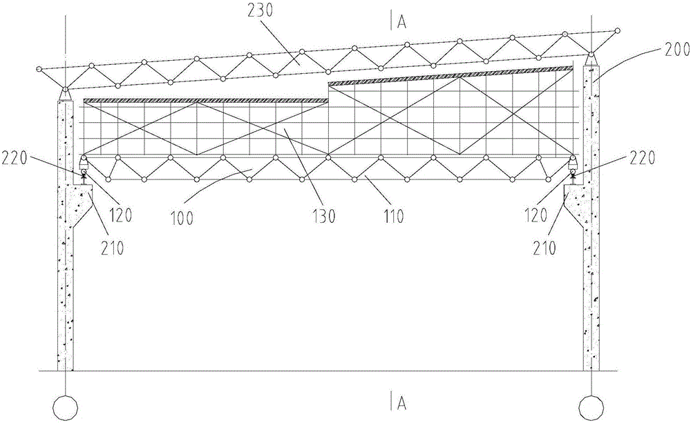 Sliding platform and construction method for separately mounting grid structures on high altitudes