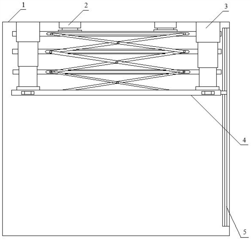 A cargo elevator and its loading and unloading method