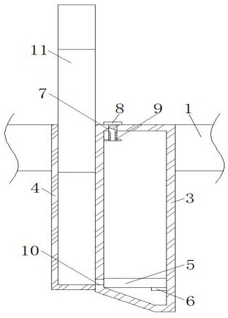 Scraper conveyor for efficiently conveying materials