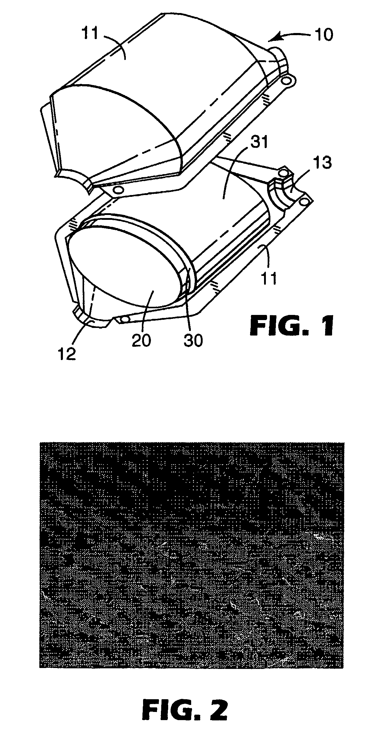 Thermal insulating material and pollution control device using the same