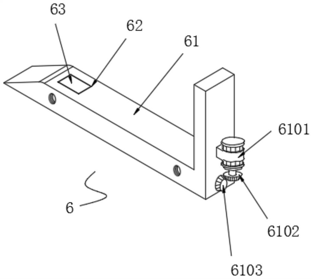 Forklift lifting device capable of improving safety performance