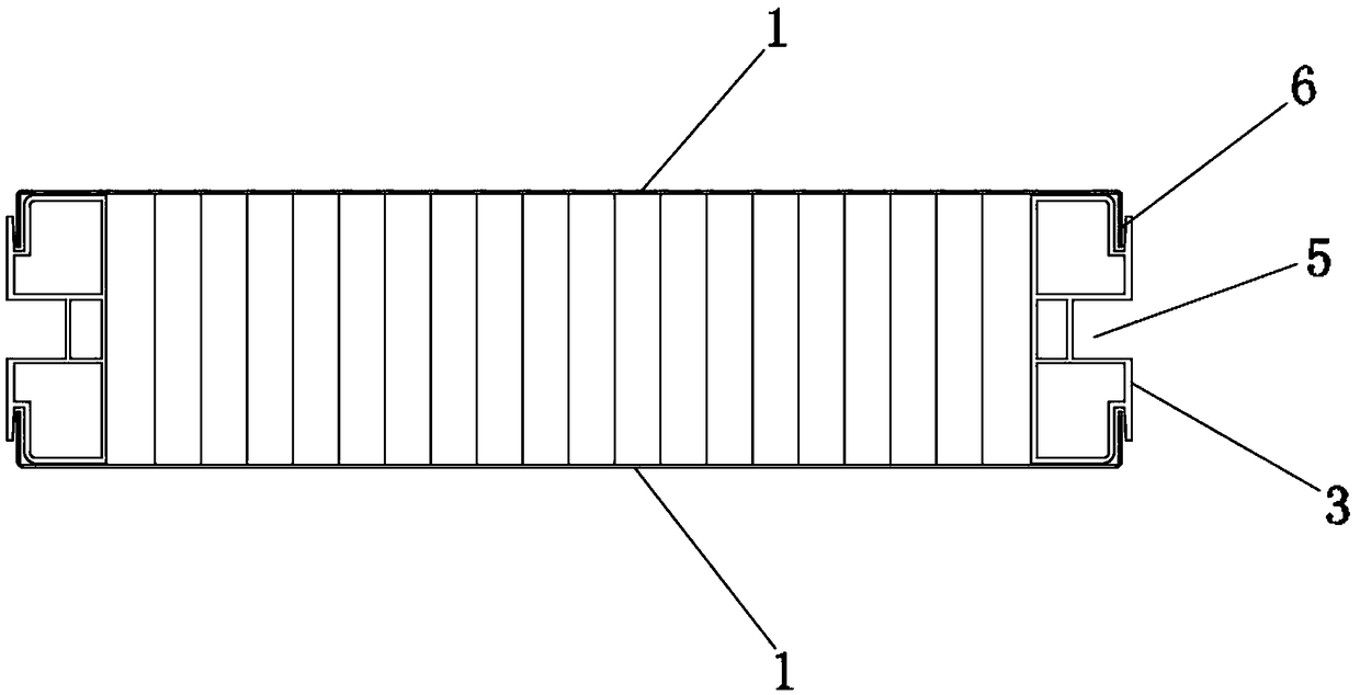 Glue-leak-free sandwich panel with grooved frame