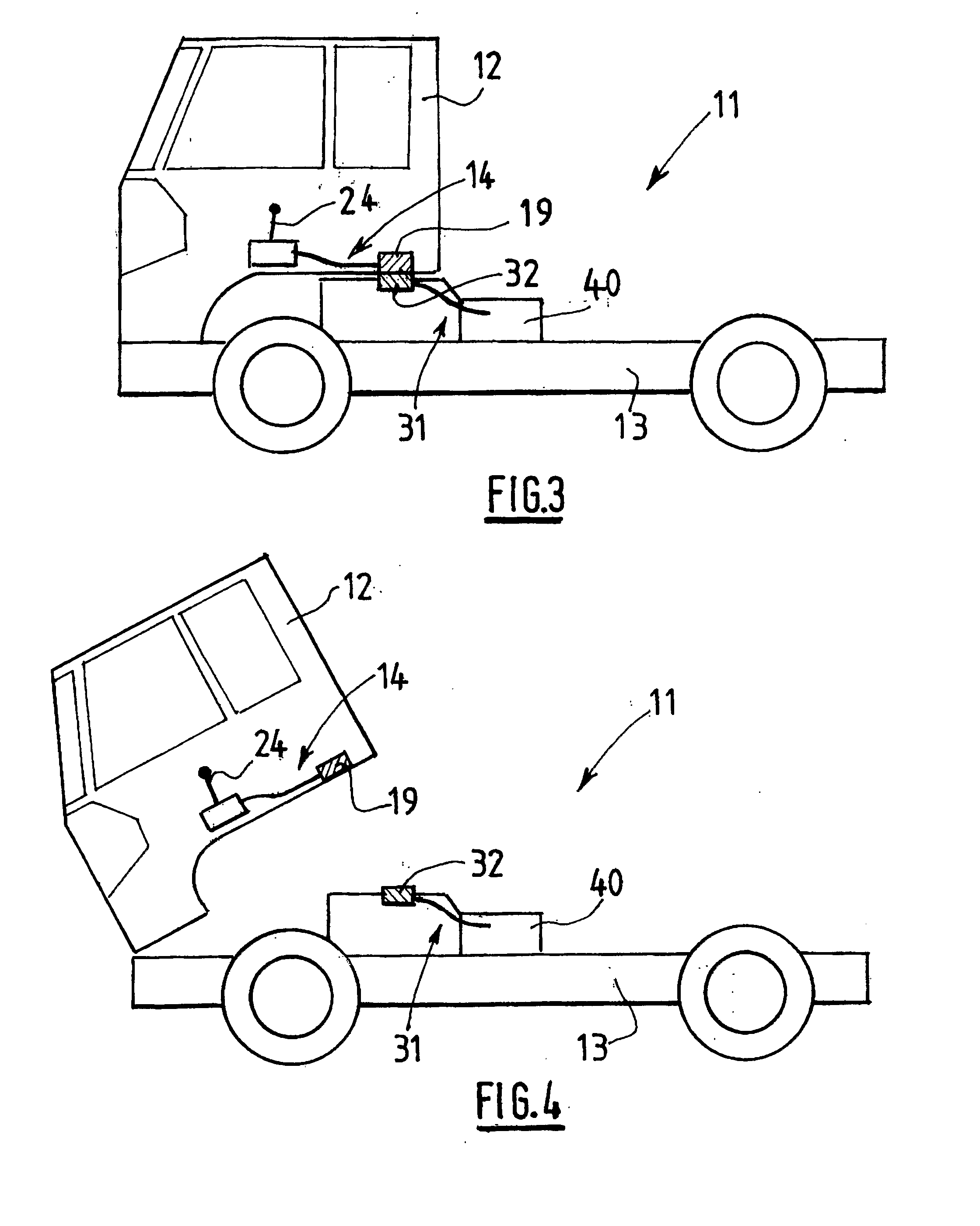Cable and/or rod control system for a gearbox on a heavy goods vehicle with tilting cab