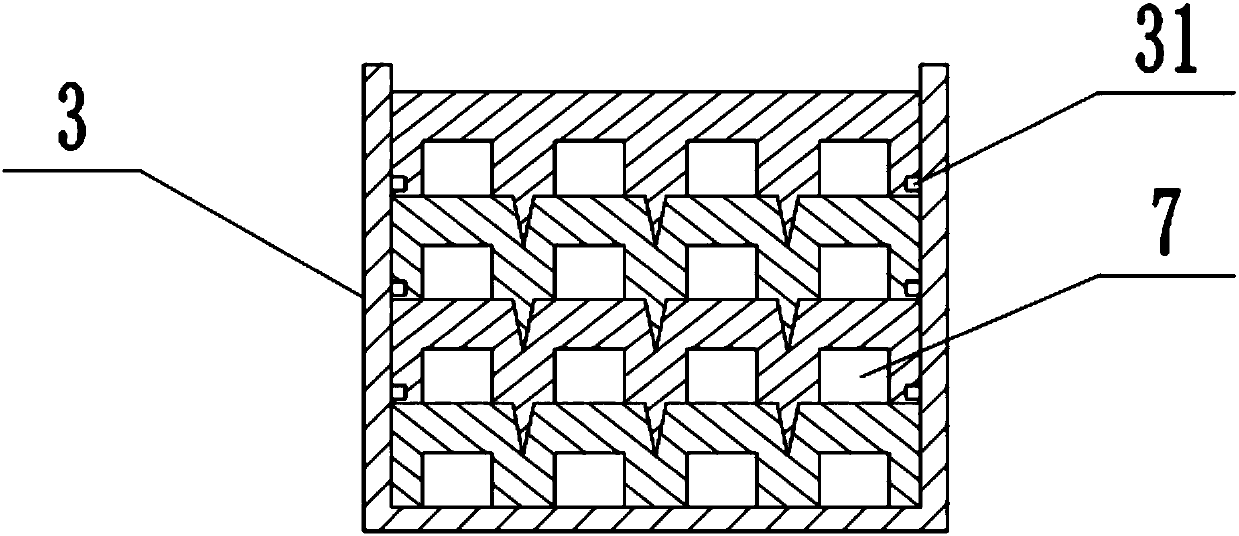 Stacked aquatic product freezing device capable of achieving firm clamping