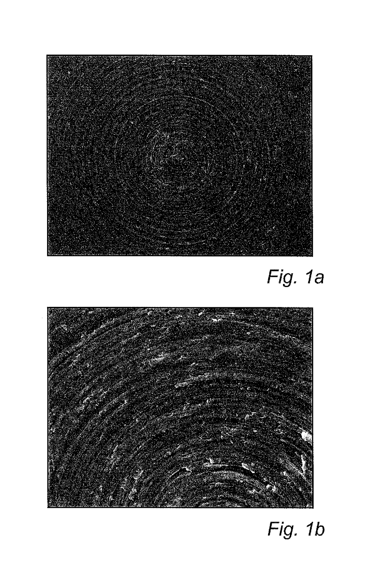 Medical device having a surface comprising nanoparticles