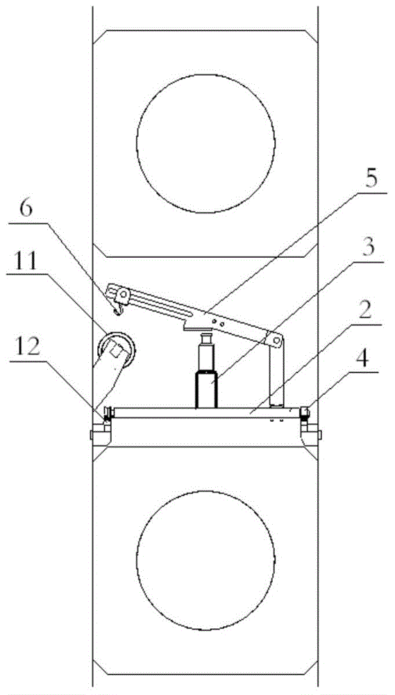 Inter-rack technical roller replacement device and method