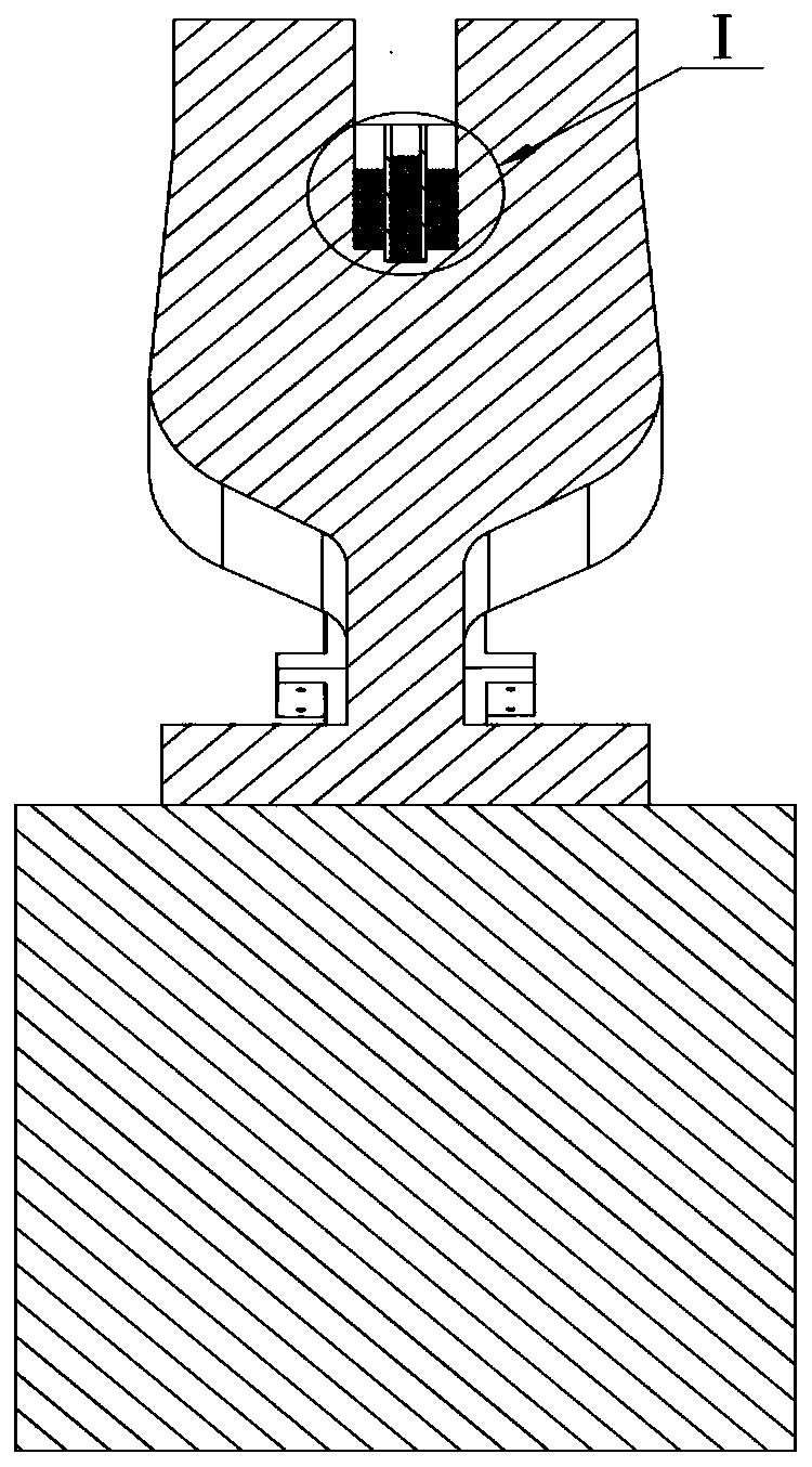 Suspension bridge main cable and main cable saddle dynamic contact state monitoring device and method