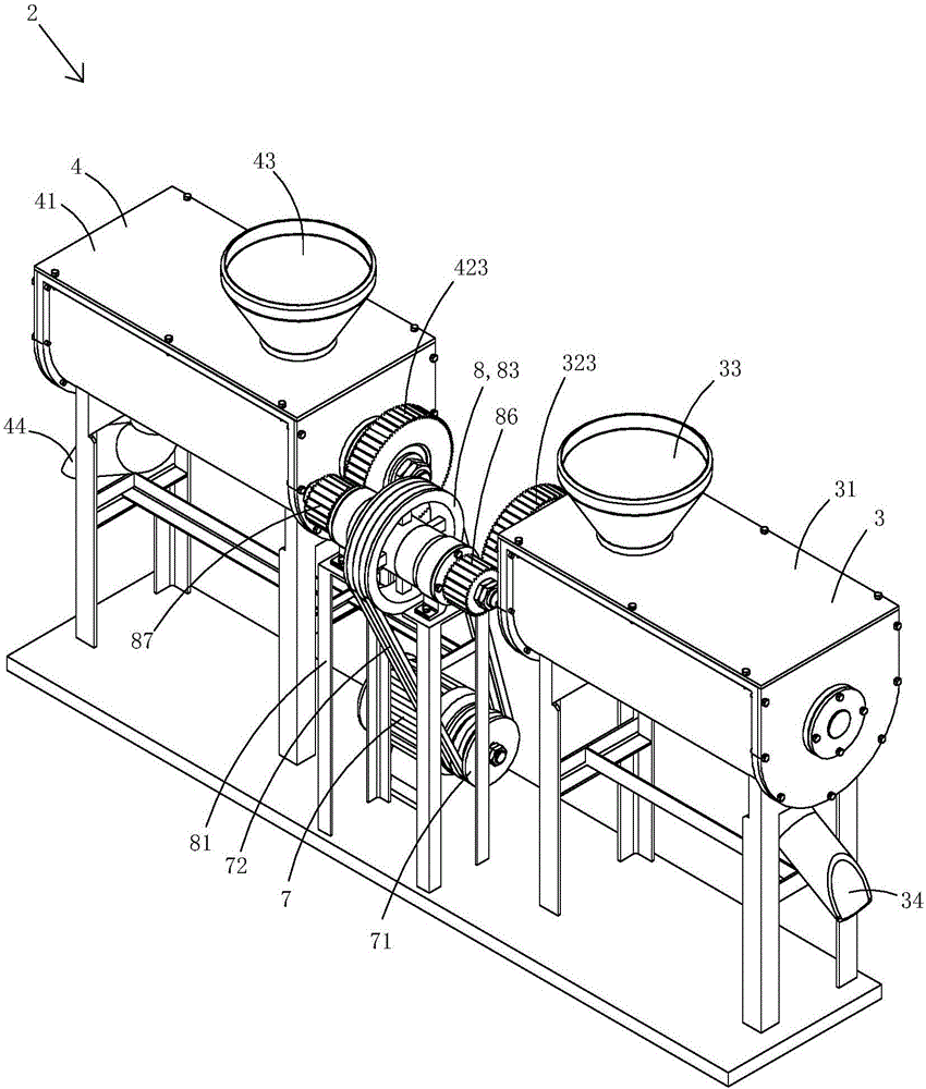 Logistics warehouse capable of quickly cooling inner-layer stored materials