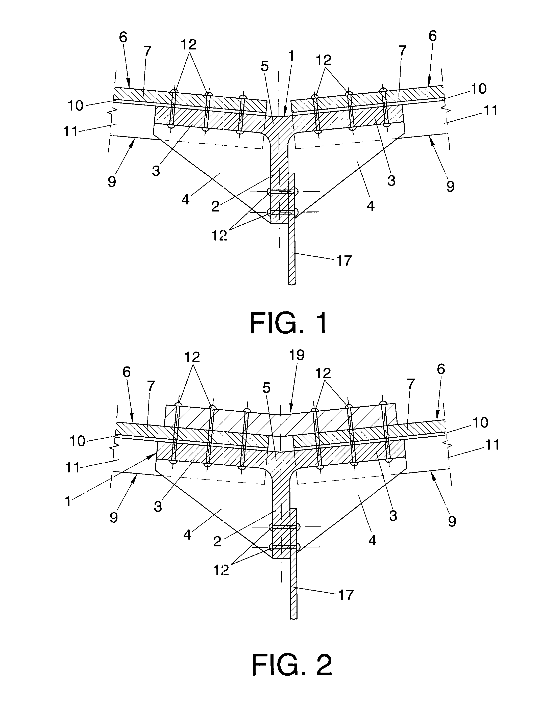 Structure for joining torsion boxes in an aircraft using a triform fitting made from non-metallic composite materials