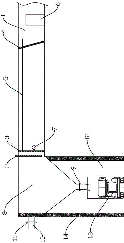 Transfer device between fishway and fish transport vehicle and its implementation method
