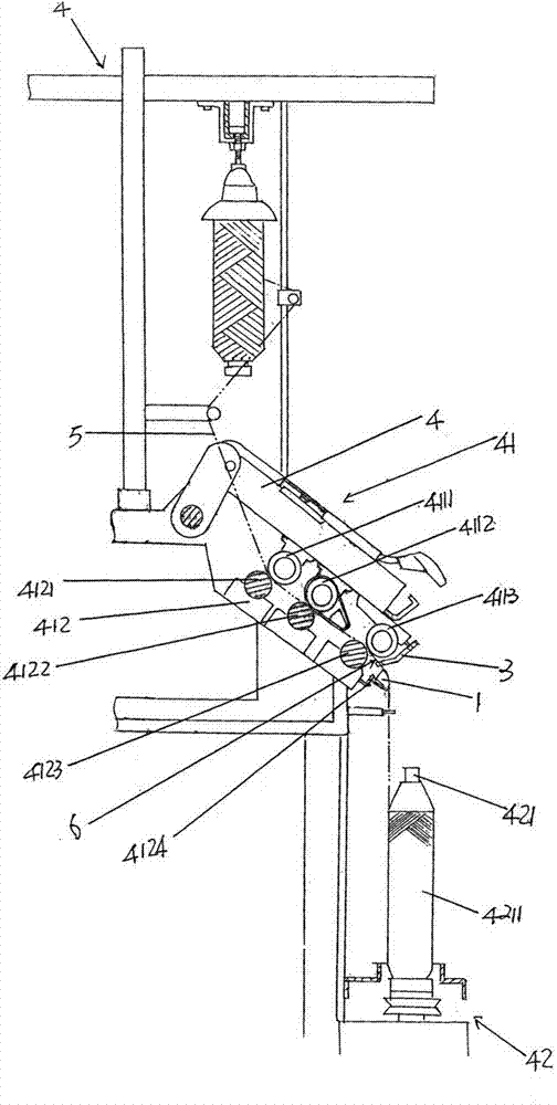 Wetting and ironing method for spinning fiber bundle and PTC ironing device used in the method