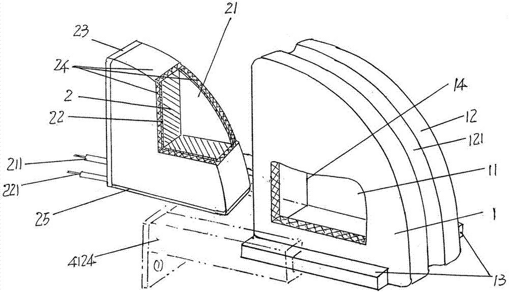 Wetting and ironing method for spinning fiber bundle and PTC ironing device used in the method