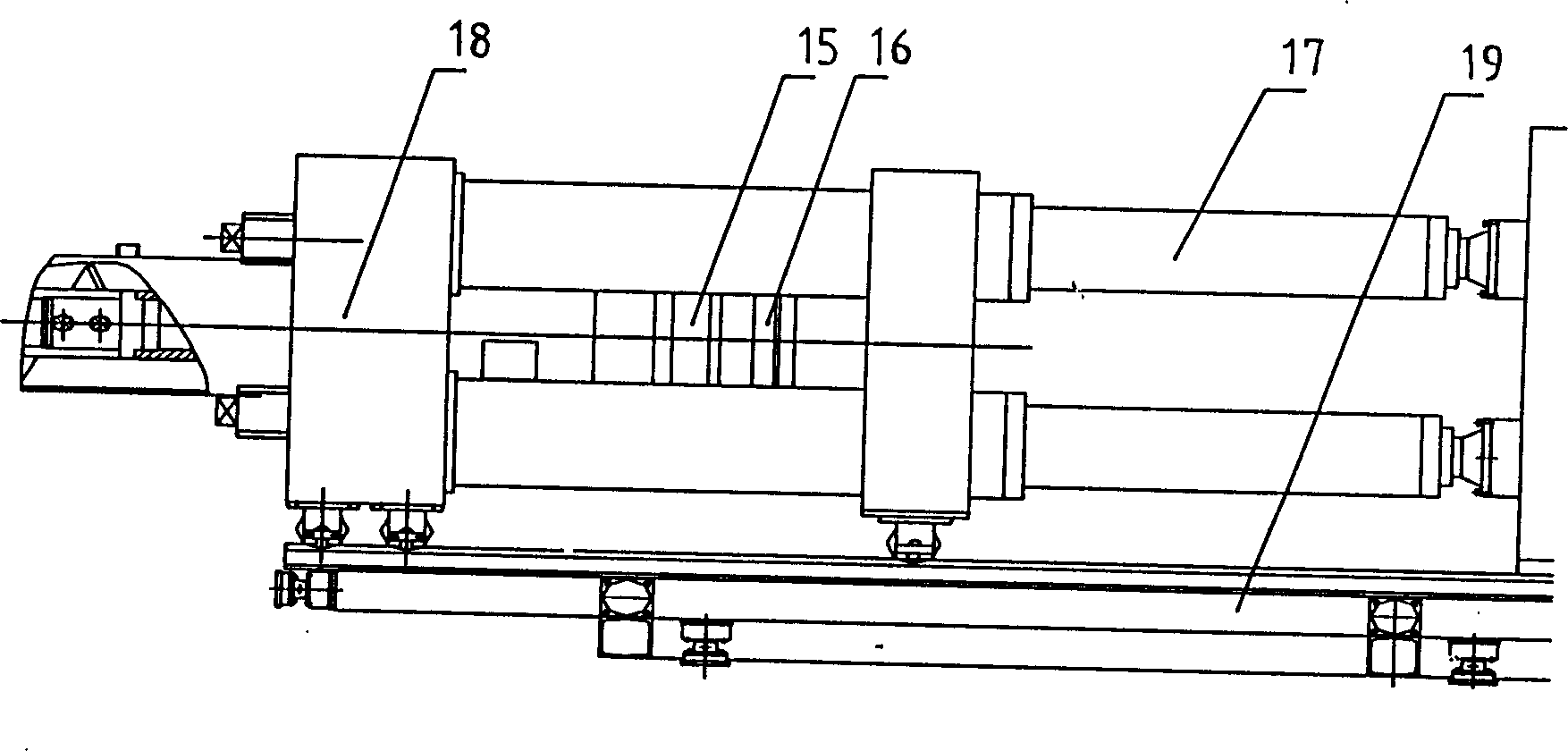 Central screw type soil pressure balance miniature push bench