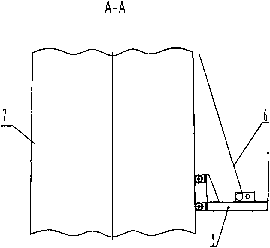 Large-diameter cylinder body outer wall climbing device