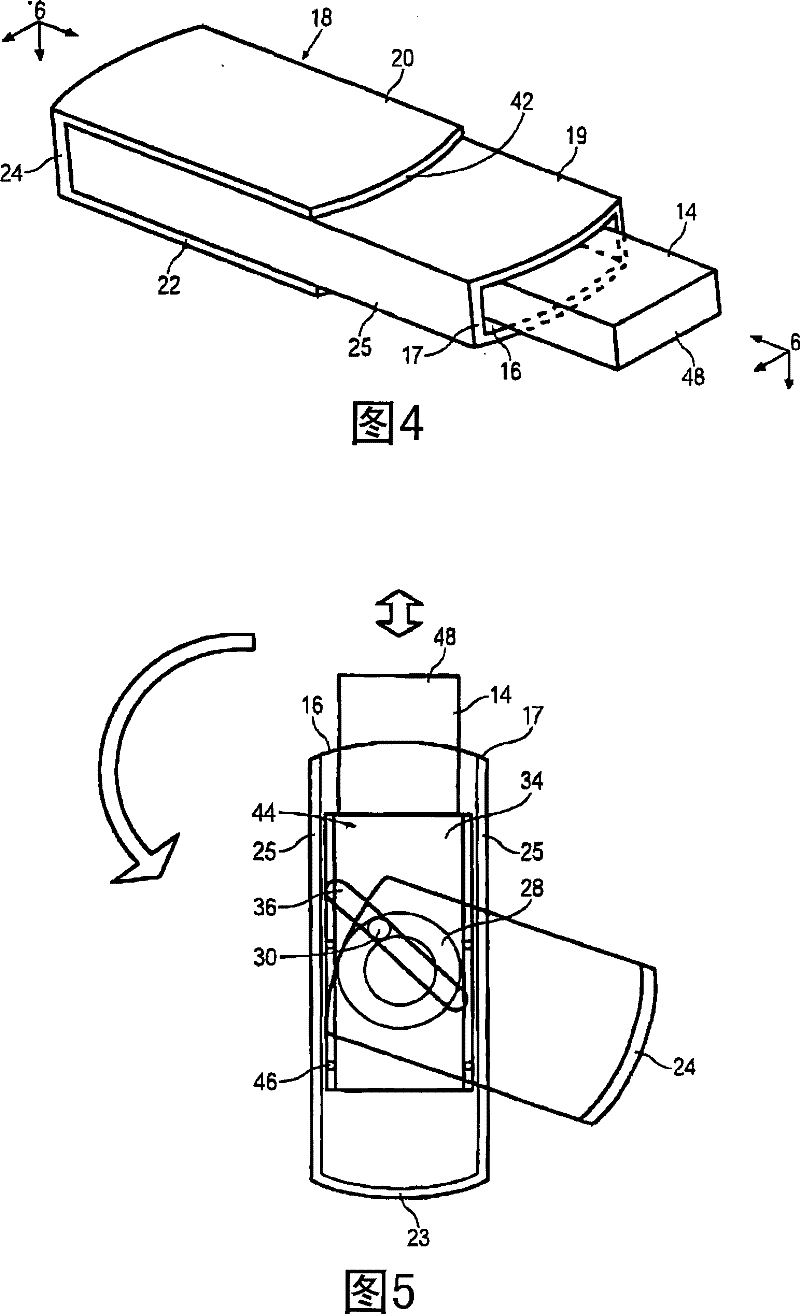 Portable data storage device with retractile connector