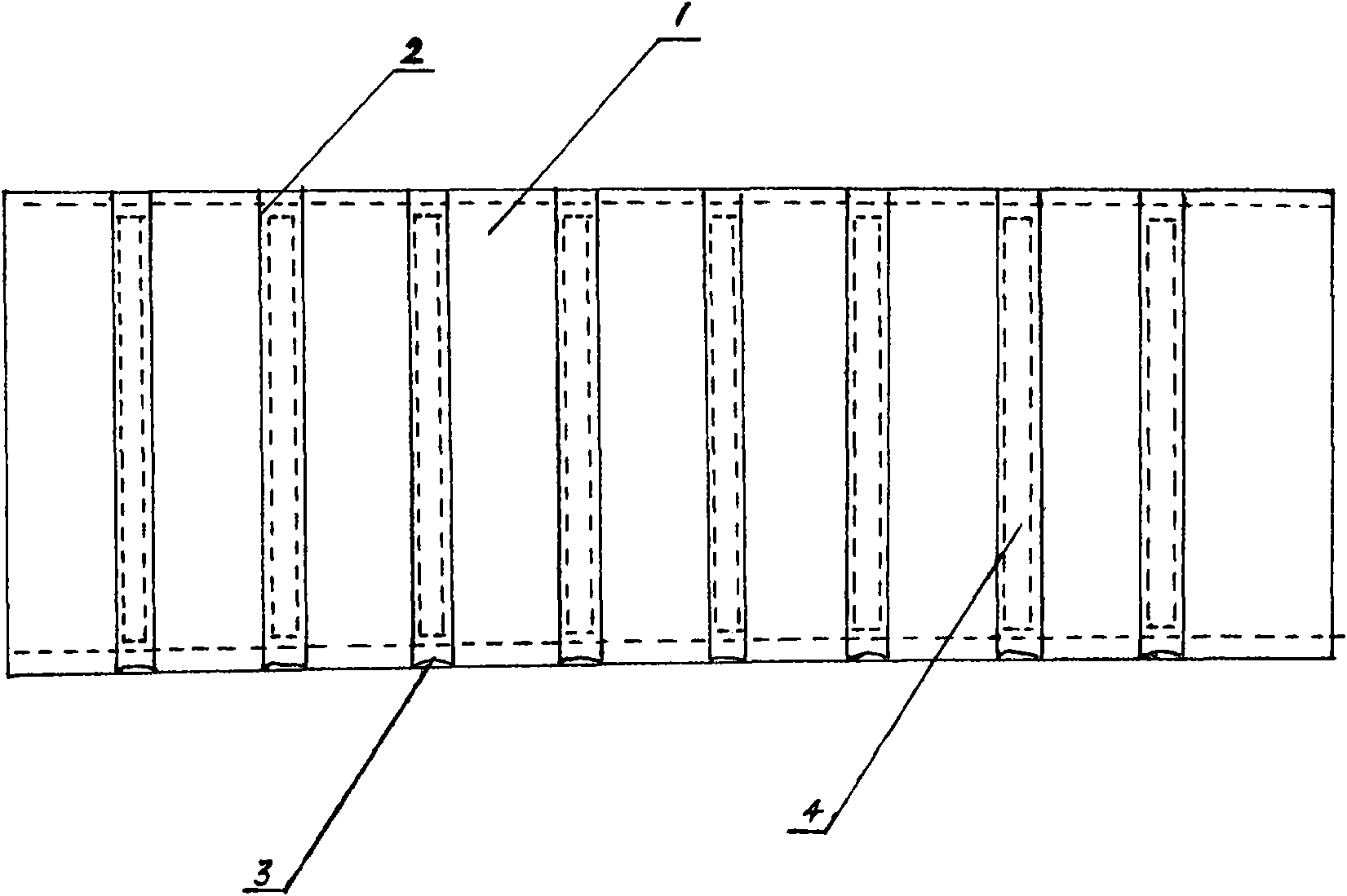 Automobile-covering cloth body capable of being placed with intermediate liner