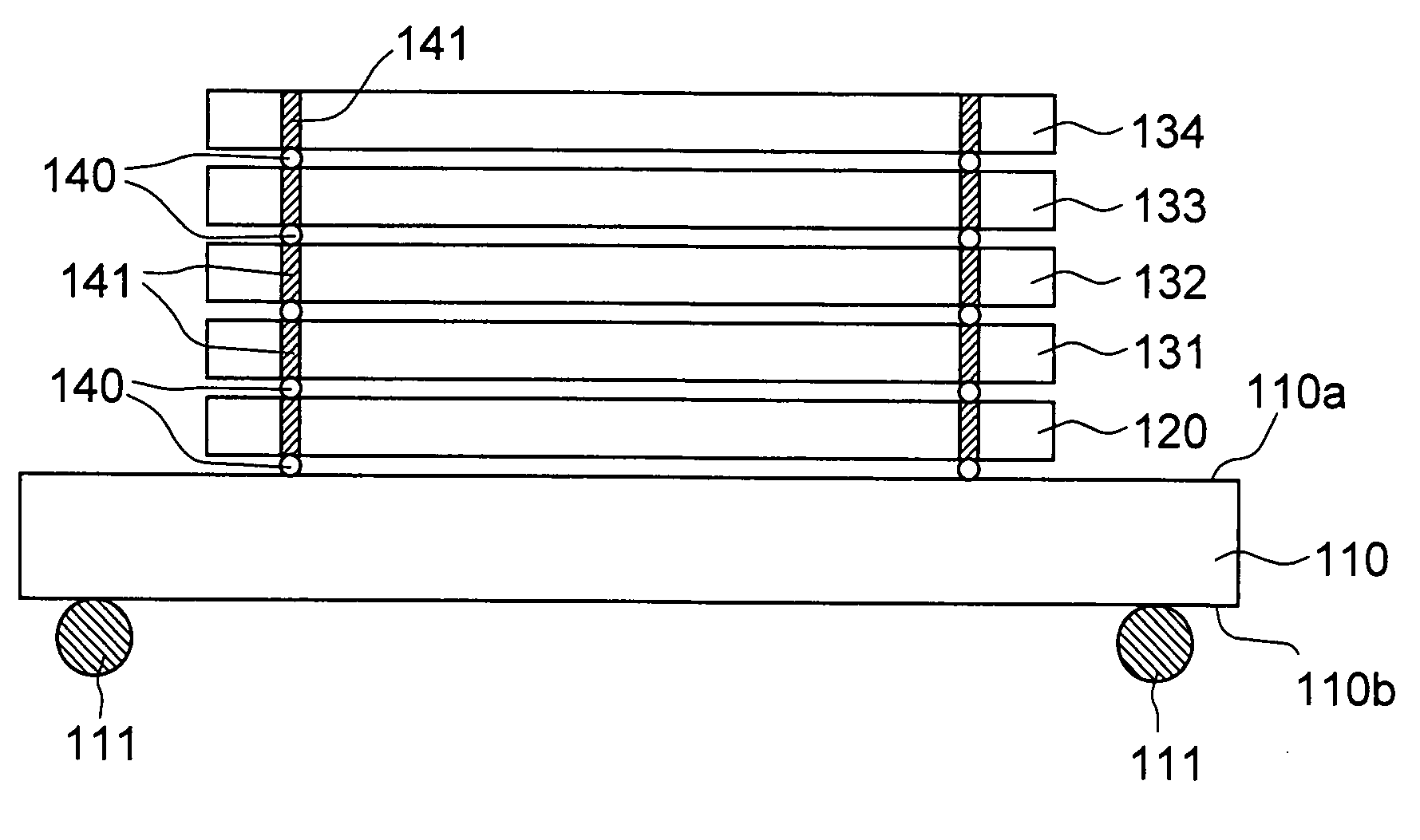 Stacked semiconductor memory device and control method thereof