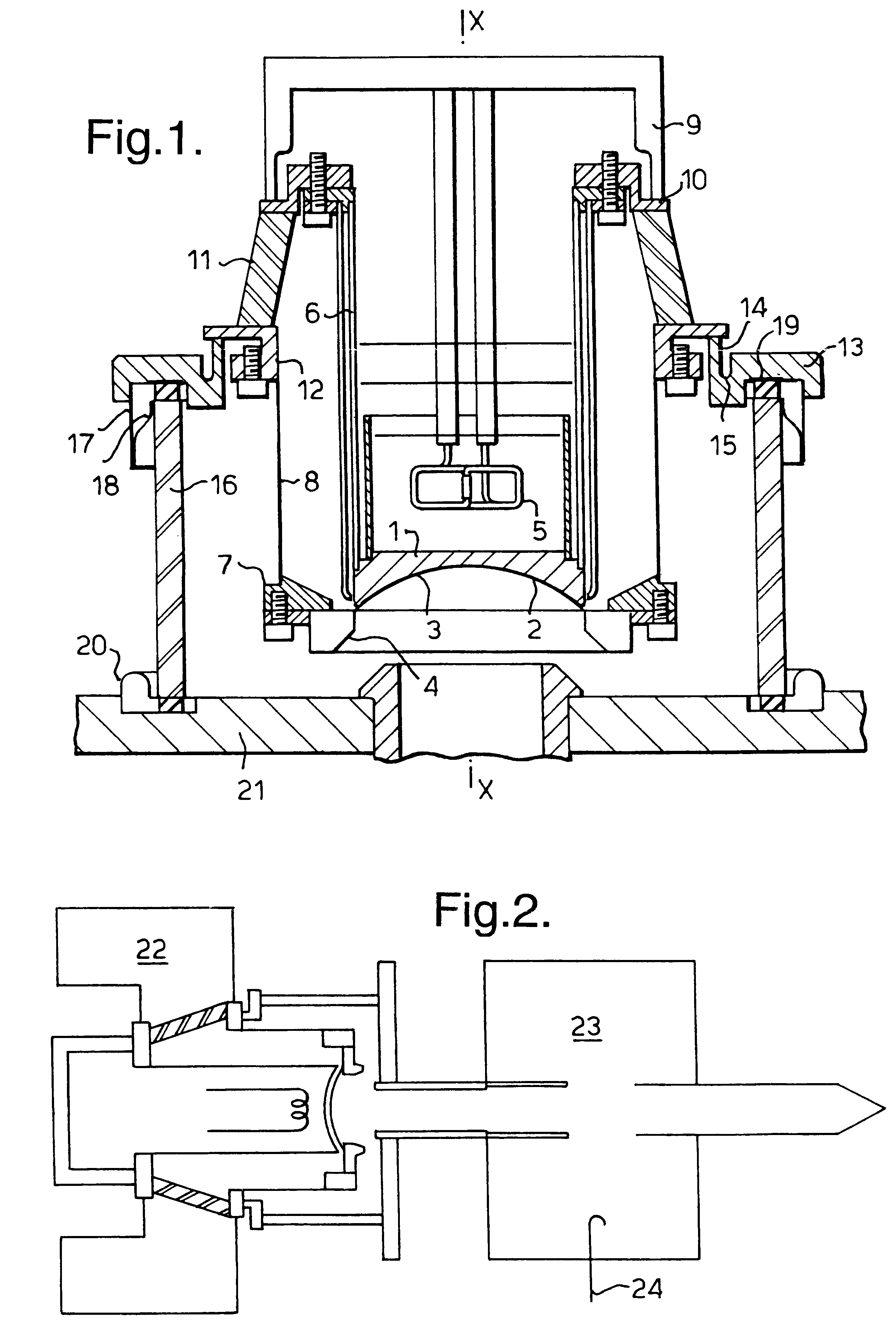 Electron gun arrangements having closely spaced cathode and electrode and a vacuum seal
