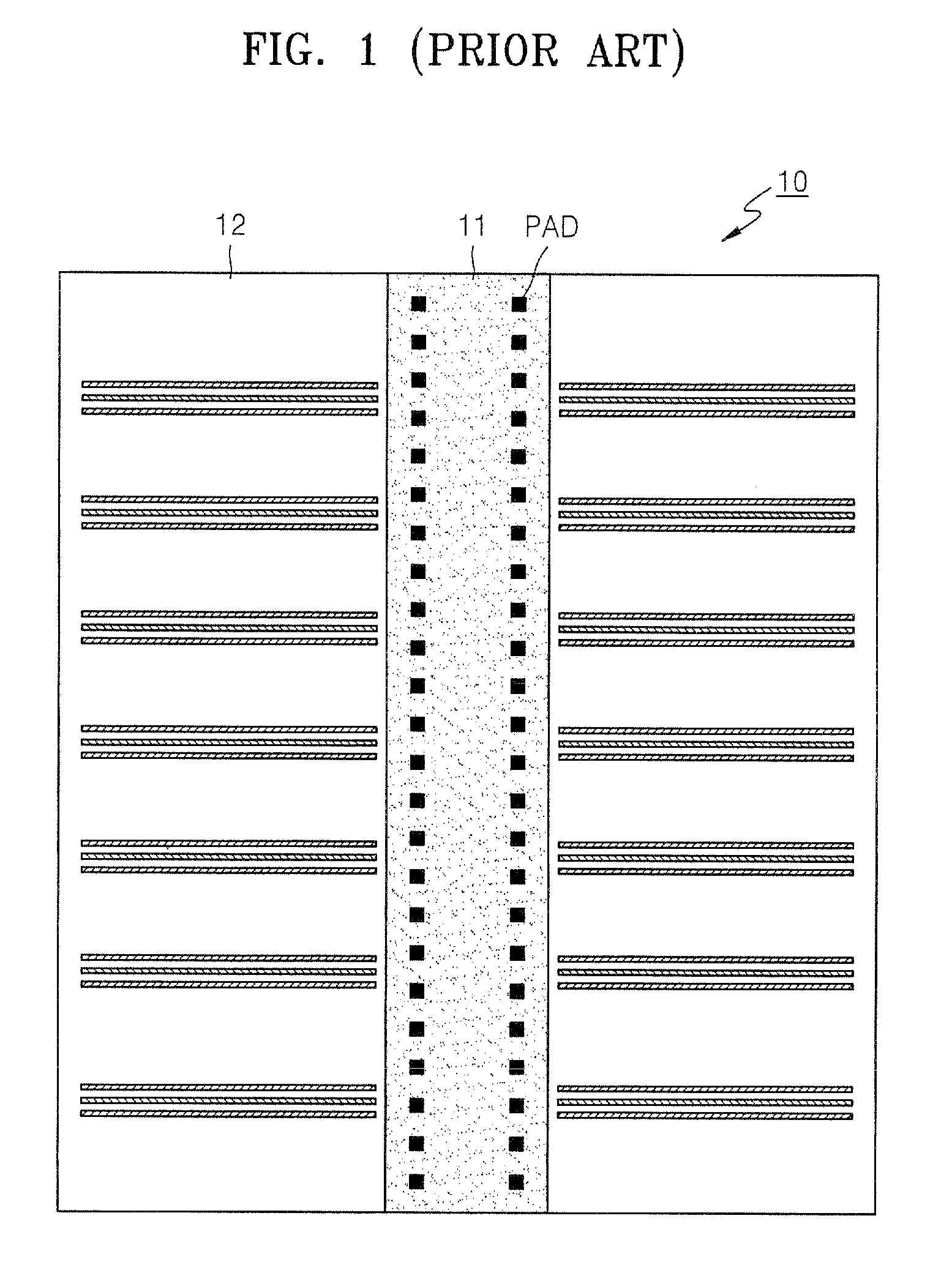 Semiconductor memory device having improved voltage transmission path and driving method thereof
