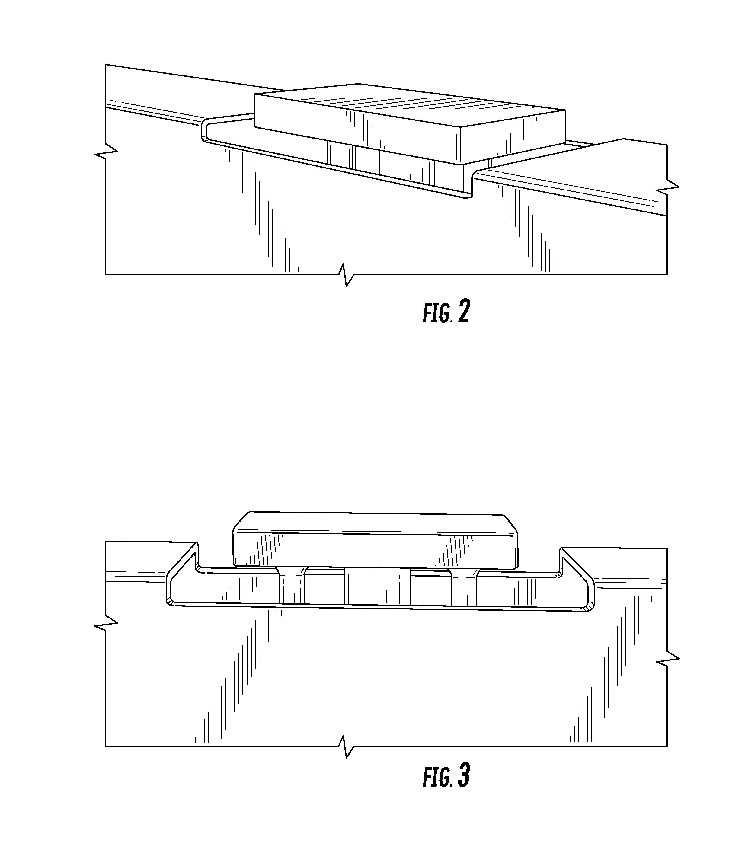 Pallet transportation assembly and processes of transporting pallets using the same