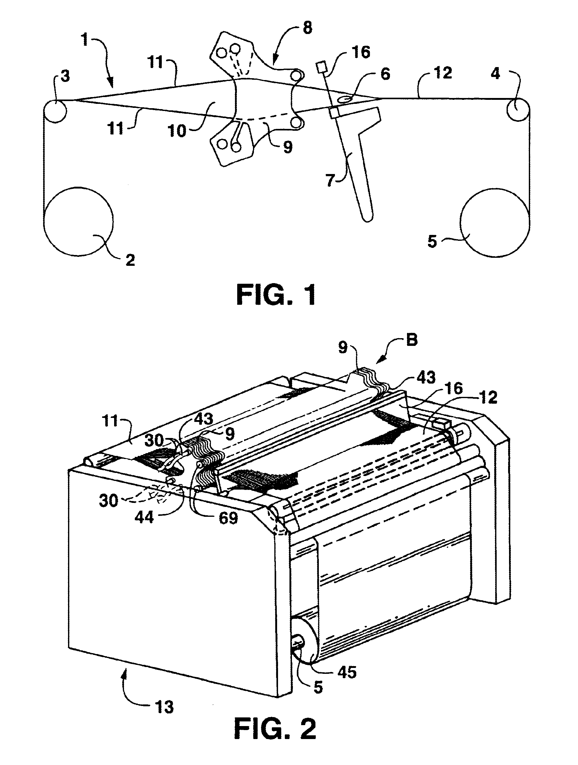Method and device for forming a shed in a weaving machine