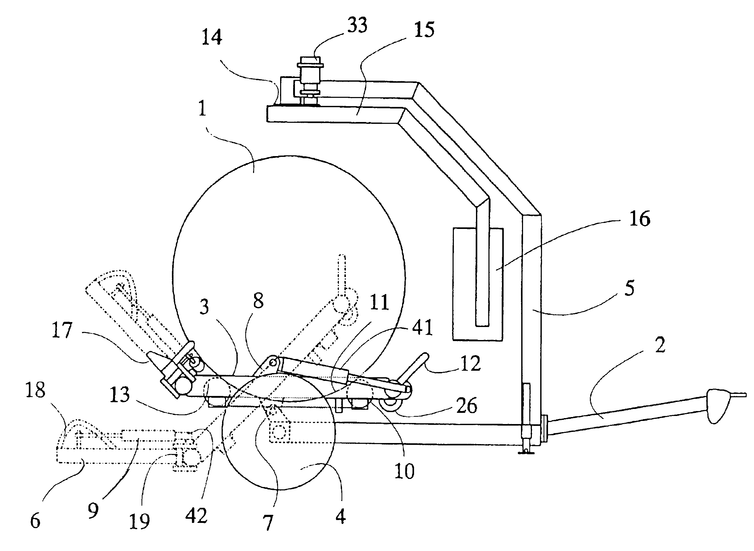 Procedure and apparatus for wrapping a fodder bale with plastic