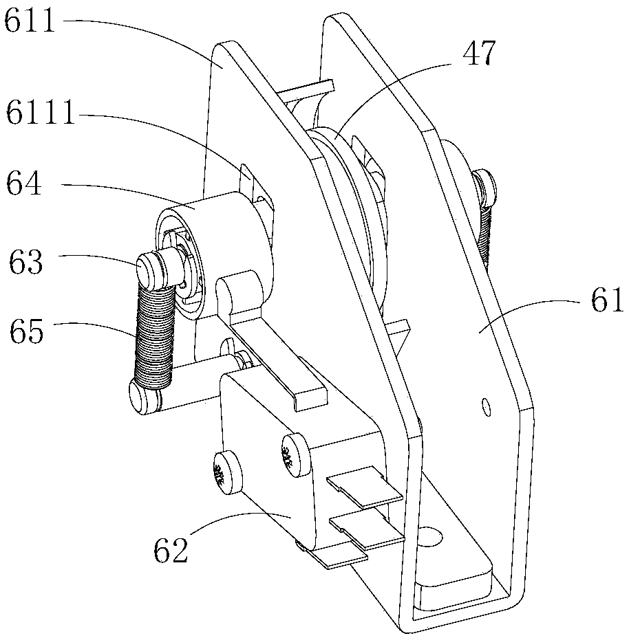 Lifting cabinet and four-thread synchronous retraction device for same